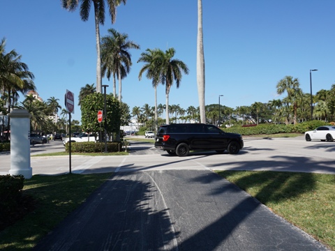 Palm Beach Lake Trail